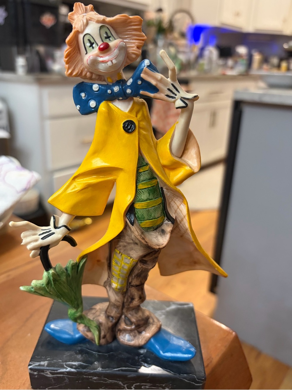 Fontanini Depose Italy Clown with Umbrella Figurine (Model #946).